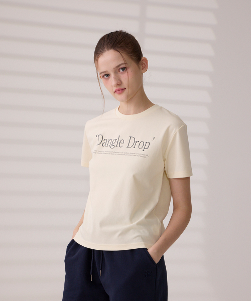 DANGLEDROP(ダングルドロップ)の「DGDPタイポセミクロップ半袖Tシャツクリーム(Tシャツ/カットソー・レディース・その他・FREE)」の5枚目の写真