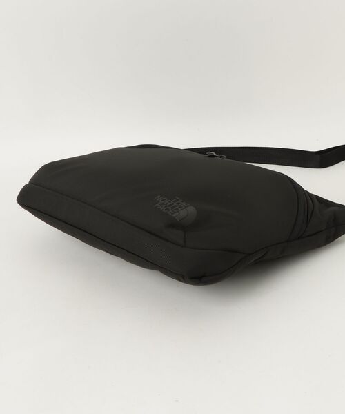 THE NORTH FACE(ザノースフェイス)の「THE NORTH FACE Shuttle Shoulder / ザ ノース フェイス シャトル ショルダー(ショルダーバッグ・メンズ・ブラック・FREE)」の9枚目の写真