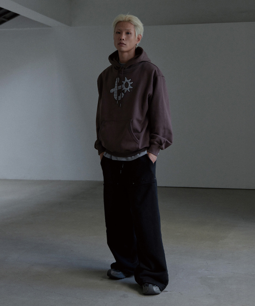 TONY LAWRENCE(トニーローレンス)の「アプリケ刺繍フードパーカー ブラウン(パーカー・レディース・その他・SMALL/MEDIUM/LARGE)」の4枚目の写真