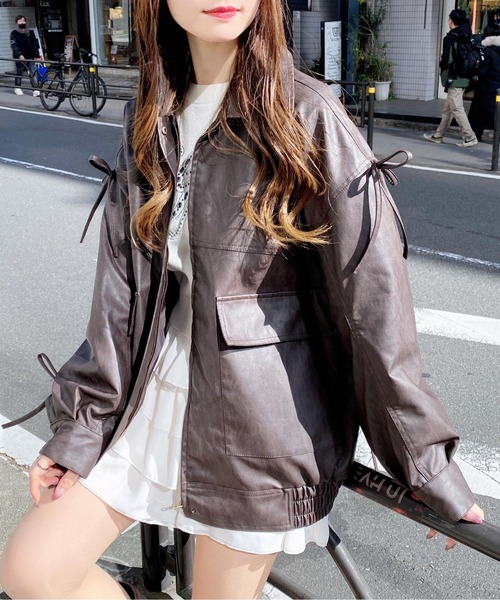 INGNI（イング）の「マルチWayリボンフェイクレザービッグブルゾン（ブルゾン・レディース・ブラウン/ブラック/アイボリー・M）」の18枚目の写真