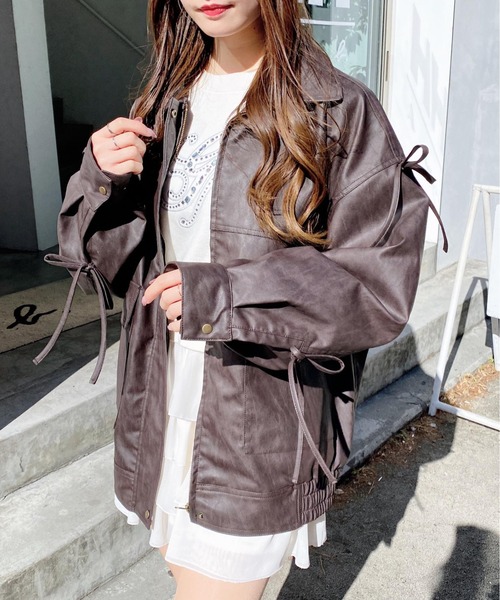 INGNI（イング）の「マルチWayリボンフェイクレザービッグブルゾン（ブルゾン・レディース・ブラウン/ブラック/アイボリー・M）」の19枚目の写真