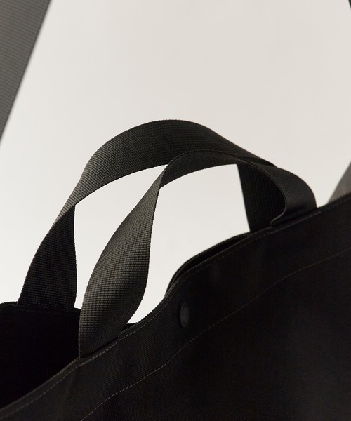and wander（アンドワンダー）の「and wander/アンドワンダー recycle OX logo tote bag リサイクルポリエステル トートバッグ 2026年春夏（トートバッグ・メンズ・ブラック・FREE）」の14枚目の写真