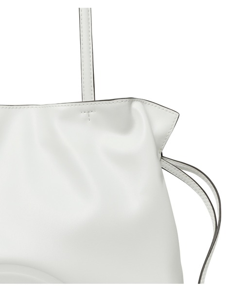 TORY BURCH(トリーバーチ)の「エラ NATUURA(TM) ドローストリング スモール トートバッグ(トートバッグ・レディース・ホワイト/ブラック・ONE SIZE)」の5枚目の写真