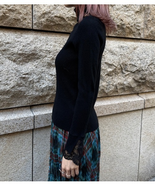Desert Rose(デザートローズ)の「【DESERT ROSE/デザートローズ】ショルダーボタンレースレイヤードスリーブハイネックニット(ニット/セーター・レディース・ブラック・FREE)」の5枚目の写真