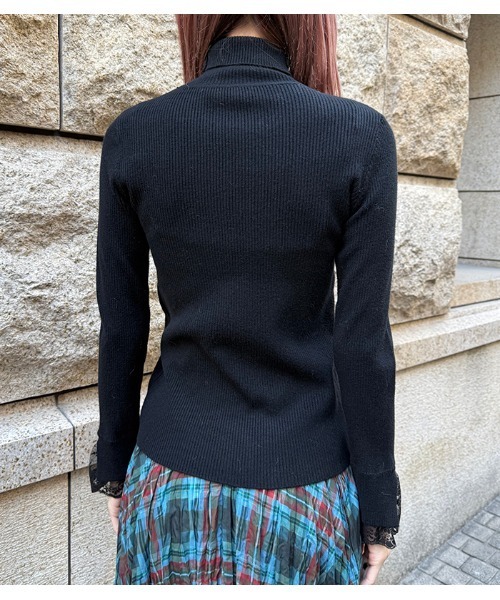 Desert Rose(デザートローズ)の「【DESERT ROSE/デザートローズ】ショルダーボタンレースレイヤードスリーブハイネックニット(ニット/セーター・レディース・ブラック・FREE)」の6枚目の写真