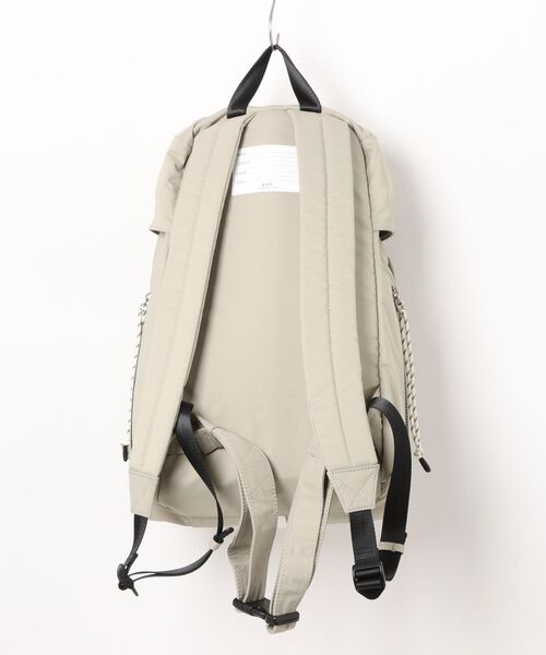 A.P.C.(アーペーセー)の「SAC A DOS TREK(バックパック/リュック・メンズ・ベージュ・ONESIZE)」の2枚目の写真