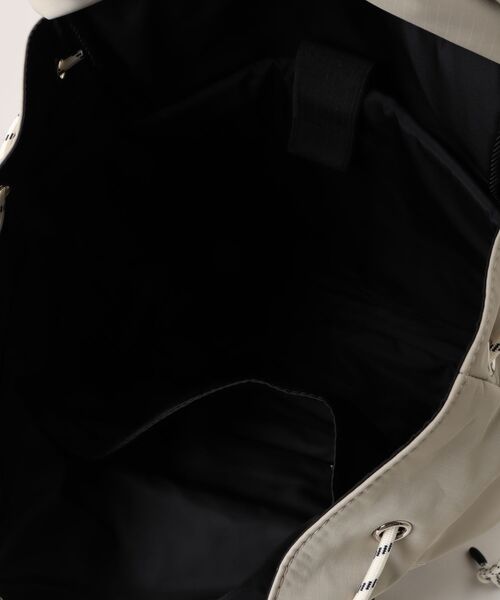 A.P.C.(アーペーセー)の「SAC A DOS TREK(バックパック/リュック・メンズ・ベージュ・ONESIZE)」の4枚目の写真