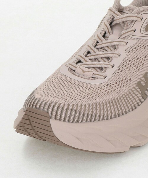 HOKA（ホカ）の「＜HOKA＞ウィメンズ ボンダイ 7/スニーカー（スニーカー・レディース・ブラック/ライトピンク・24.5cm/24cm/23.5cm/25cm/23cm）」の8枚目の写真