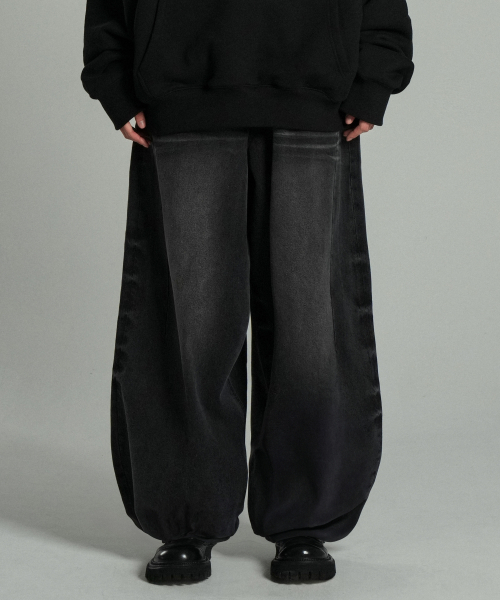 IDWS(アイドンワナセル)の「Axel Denim Balloon Pants Black(デニムパンツ・レディース・その他・0/1/2)」の21枚目の写真