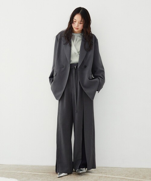 UNITED TOKYO(ユナイテッドトウキョウ)の「【新作】ラップレイヤーワイドパンツ|ウォッシャブル/セットアップ/オフィスカジュアル/オケージョン/防シワ/吸水速乾/春服(スラックス・レディース・ベージュ/グレー・2/1)」の13枚目の写真