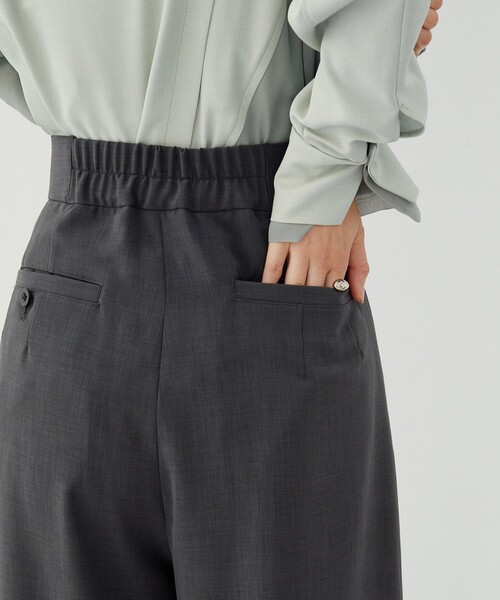 UNITED TOKYO(ユナイテッドトウキョウ)の「【新作】ラップレイヤーワイドパンツ|ウォッシャブル/セットアップ/オフィスカジュアル/オケージョン/防シワ/吸水速乾/春服(スラックス・レディース・ベージュ/グレー・2/1)」の17枚目の写真