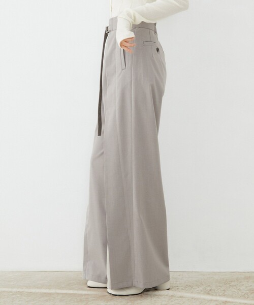 UNITED TOKYO(ユナイテッドトウキョウ)の「【新作】ラップレイヤーワイドパンツ|ウォッシャブル/セットアップ/オフィスカジュアル/オケージョン/防シワ/吸水速乾/春服(スラックス・レディース・ベージュ/グレー・2/1)」の6枚目の写真