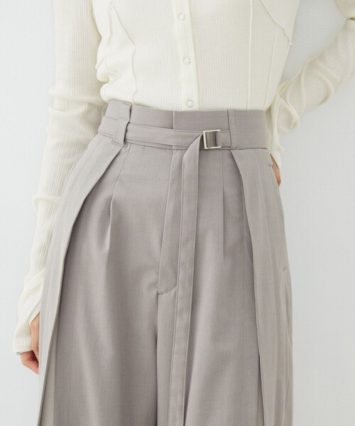 UNITED TOKYO(ユナイテッドトウキョウ)の「【新作】ラップレイヤーワイドパンツ|ウォッシャブル/セットアップ/オフィスカジュアル/オケージョン/防シワ/吸水速乾/春服(スラックス・レディース・ベージュ/グレー・2/1)」の9枚目の写真