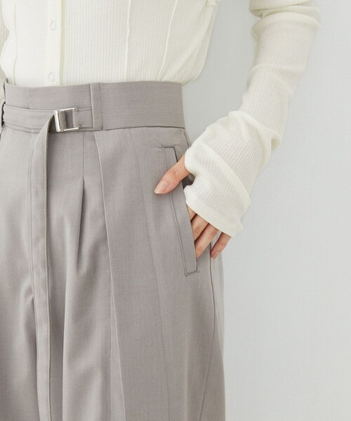 UNITED TOKYO(ユナイテッドトウキョウ)の「【新作】ラップレイヤーワイドパンツ|ウォッシャブル/セットアップ/オフィスカジュアル/オケージョン/防シワ/吸水速乾/春服(スラックス・レディース・ベージュ/グレー・2/1)」の10枚目の写真