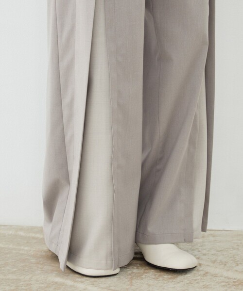 UNITED TOKYO(ユナイテッドトウキョウ)の「【新作】ラップレイヤーワイドパンツ|ウォッシャブル/セットアップ/オフィスカジュアル/オケージョン/防シワ/吸水速乾/春服(スラックス・レディース・ベージュ/グレー・2/1)」の11枚目の写真
