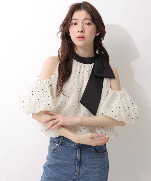 Rirandture(リランドチュール)の「リボンネックオフショルブラウス(シャツ/ブラウス・レディース・ホワイト系その他・2/1)」の3枚目の写真