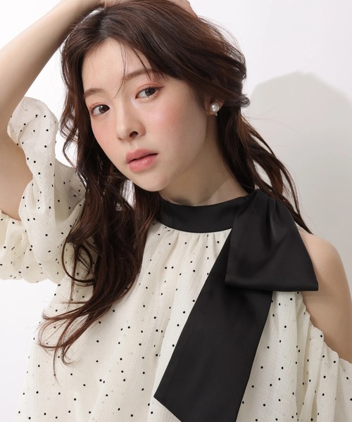 Rirandture(リランドチュール)の「リボンネックオフショルブラウス(シャツ/ブラウス・レディース・ホワイト系その他・2/1)」の7枚目の写真