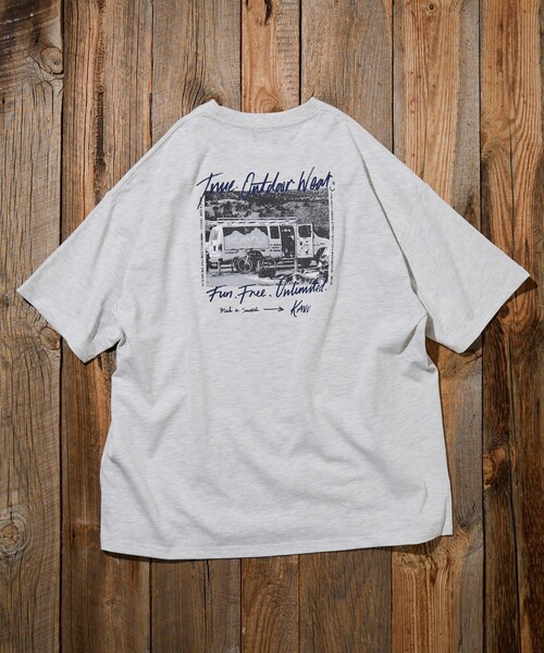 FREAK'S STORE（フリークスストア）の「限定展開 KAVU×FREAK'S STORE カブー 別注 ビッグシルエット バックフォトプリント Tシャツ CAR（Tシャツ/カットソー・メンズ・ホワイト/スミクロ/アッシュグレー/グレイッシュベージュ・LARGE/MEDIUM/SMALL）」の3枚目の写真