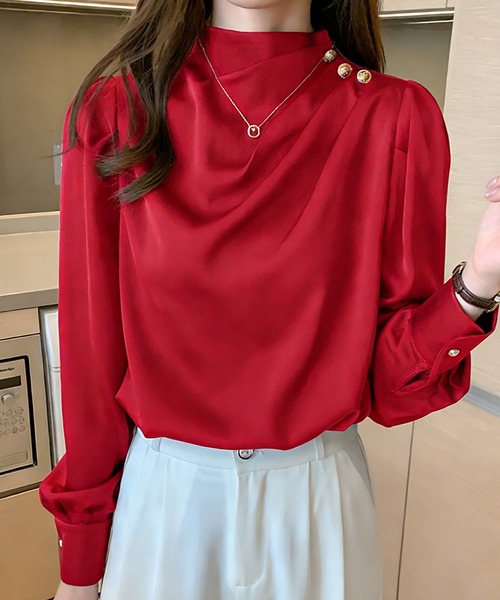 Doux Belle(ドゥーベル)の「ボタンデザインドレープブラウス(シャツ/ブラウス・レディース・ホワイト/ブラック/ブルー/レッド・MEDIUM/LARGE/X-LARGE)」の4枚目の写真