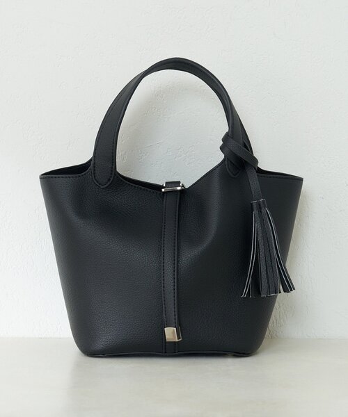 Remind me and forever（リマインドミーアンドフォーエバー）の「【5色展開】きれいめデザイン、タッセル付ハンドバッグ（ショルダーバッグ・レディース・チャコールグレー/ブラック/グレイッシュベージュ/オレンジ/ブラウン・FREE）」の14枚目の写真