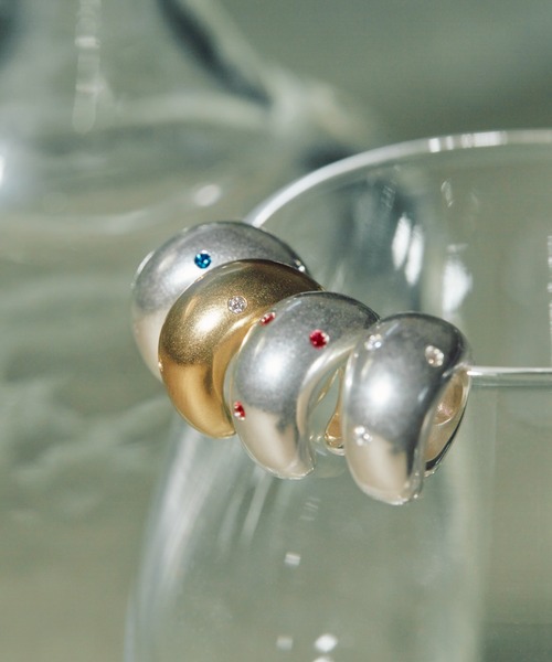 TEN.（テン）の「【新作】SILVER925 ポルカイヤーカフ（シンセティックサファイア）（イヤーカフ・レディース・シルバー・FREE）」の3枚目の写真