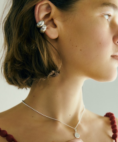 TEN.（テン）の「【新作】SILVER925 ポルカイヤーカフ（シンセティックサファイア）（イヤーカフ・レディース・シルバー・FREE）」の4枚目の写真