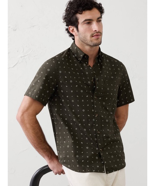 BANANA REPUBLIC FACTORY STORE(バナナリパブリック ファクトリーストア)の「BANANA REPUBLIC FACTORY STORE スリムフィット ソフトウォッシュ コットンシャツ(シャツ/ブラウス・メンズ・ホワイト/オリーブ/ネイビー/ブルー・S/M/L/XL)」の2枚目の写真
