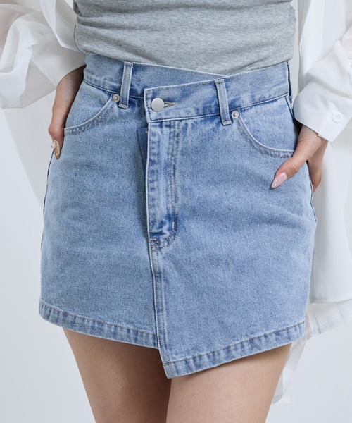 ANAP(アナップ)の「クロスウエスト ラップ デニム ショートパンツ(デニムパンツ・レディース・ブルー/ライトブルー・S/M)」の2枚目の写真