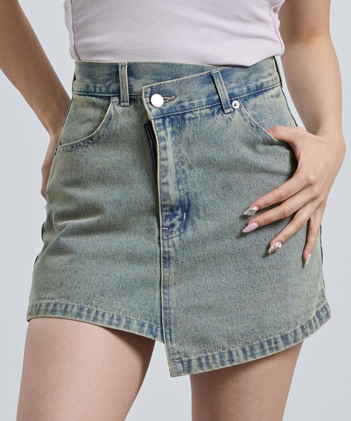 ANAP(アナップ)の「クロスウエスト ラップ デニム ショートパンツ(デニムパンツ・レディース・ブルー/ライトブルー・S/M)」の1枚目の写真