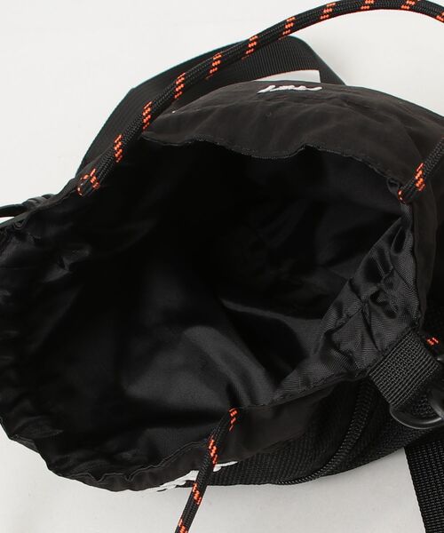 MEI（メイ）の「ST: MEI メイ　BOTTOM LINE SHOULDER ボトルショルダーバッグ（ショルダーバッグ・レディース・ライトグレー/ブラック/ベージュ・FREE）」の9枚目の写真