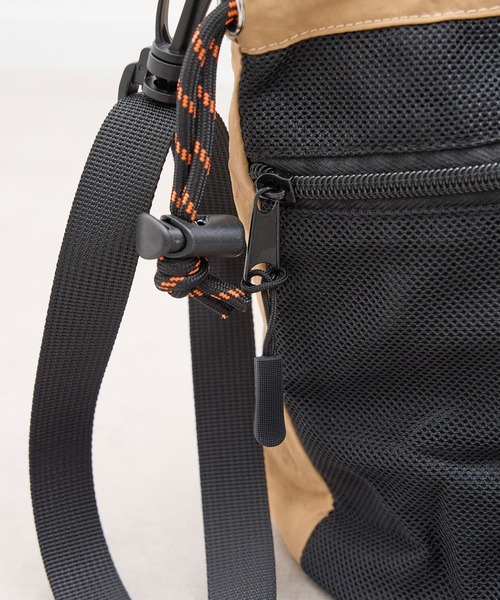 MEI（メイ）の「ST: MEI メイ　BOTTOM LINE SHOULDER ボトルショルダーバッグ（ショルダーバッグ・レディース・ライトグレー/ブラック/ベージュ・FREE）」の5枚目の写真