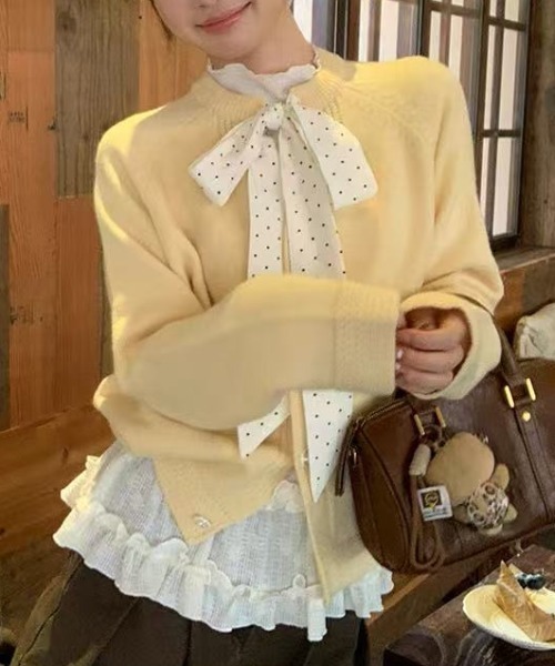 Achic(アシック)の「コンパクト裾フリルロングスリーブトップス (インナーとしても使える)(Tシャツ/カットソー・レディース・ホワイト・M)」の2枚目の写真