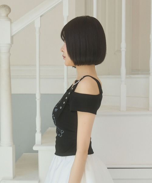 rumnel:（ルムネル）の「落書きデザインワンショルTシャツ / Graffiti Design One-Shoulder T-Shirt（Tシャツ/カットソー・レディース・ブラック/ブルー・FREE）」の6枚目の写真