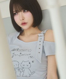 rumnel:（ルムネル）の「落書きデザインワンショルTシャツ / Graffiti Design One-Shoulder T-Shirt（Tシャツ/カットソー）」