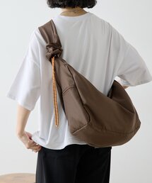 ear PAPILLONNER イアパピヨネ　ショルダーバッグ　ボディバッグ ear PAPILLONNER（イア パピヨネ） ショルダーバッグ バッグ 「本革