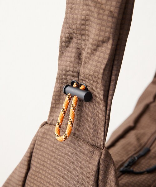 ear PAPILLONNER（イアパピヨネ）の「ビッグショルダーバッグ《A4サイズ対応》（ショルダーバッグ・レディース・ブルー/ブラウン・FREE）」の11枚目の写真