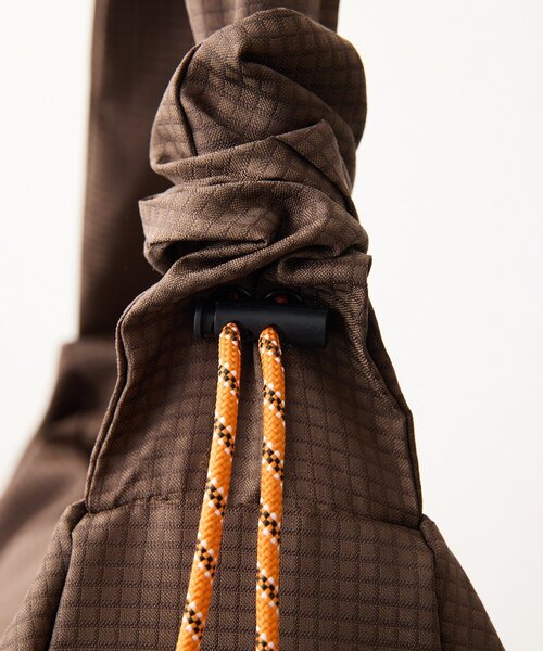 ear PAPILLONNER（イアパピヨネ）の「ビッグショルダーバッグ《A4サイズ対応》（ショルダーバッグ・レディース・ブルー/ブラウン・FREE）」の12枚目の写真