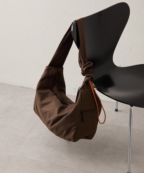 ear PAPILLONNER（イアパピヨネ）の「ビッグショルダーバッグ《A4サイズ対応》（ショルダーバッグ・レディース・ブルー/ブラウン・FREE）」の20枚目の写真