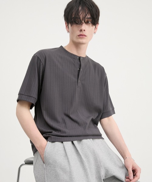 CIYOT(シヨウト)の「【CIYOT】テレコリブ ヘンリーネック 半袖 Tシャツ(Tシャツ/カットソー・メンズ・ダークグレー/ダークブラウン/ライトブルー/ブラック/ダークネイビー/オフホワイト・S/L/M)」の3枚目の写真