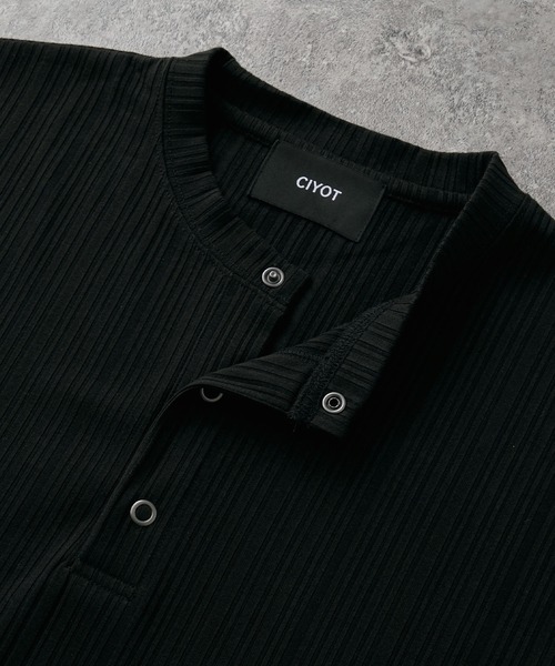 CIYOT(シヨウト)の「【CIYOT】テレコリブ ヘンリーネック 半袖 Tシャツ(Tシャツ/カットソー・メンズ・ダークグレー/ダークブラウン/ライトブルー/ブラック/ダークネイビー/オフホワイト・S/L/M)」の10枚目の写真