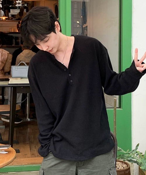 NOWLE（ノウル）の「【NOWLE】ヘンリーネック ワッフル ルーズ ロンT / ライトサーマル カットソー（Tシャツ/カットソー・メンズ・ブラック/ホワイト・MEDIUM/LARGE/X-LARGE）」の5枚目の写真