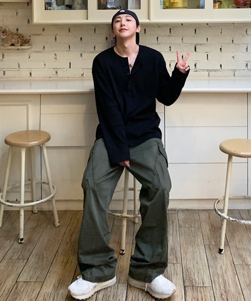 NOWLE（ノウル）の「【NOWLE】ヘンリーネック ワッフル ルーズ ロンT / ライトサーマル カットソー（Tシャツ/カットソー・メンズ・ブラック/ホワイト・MEDIUM/LARGE/X-LARGE）」の19枚目の写真