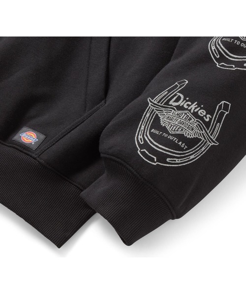 Harley-Davidson（ハーレーダビッドソン）の「Dickies(R) x H-D(R)ウィングドホースシュー オーバーサイズ プルオーバーパーカー（パーカー・メンズ・ブラック・MEDIUM/SMALL/X-SMALL/X-LARGE/LARGE）」の4枚目の写真