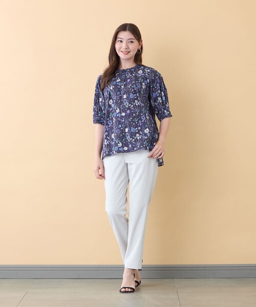 amaca(アマカ)の「【LIBERTY】MEADOW MUSE フリルブラウス(シャツ/ブラウス・レディース・ダークネイビー/オフホワイト・40/38)」の5枚目の写真