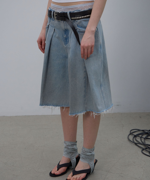 LCDC TM(エルシーディーシーティーエム)の「TUCK BERMUDA SHORTS (BLUE)(デニムパンツ・レディース・その他・SMALL/MEDIUM)」の7枚目の写真