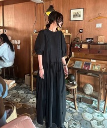 クルーネックロングワンピース