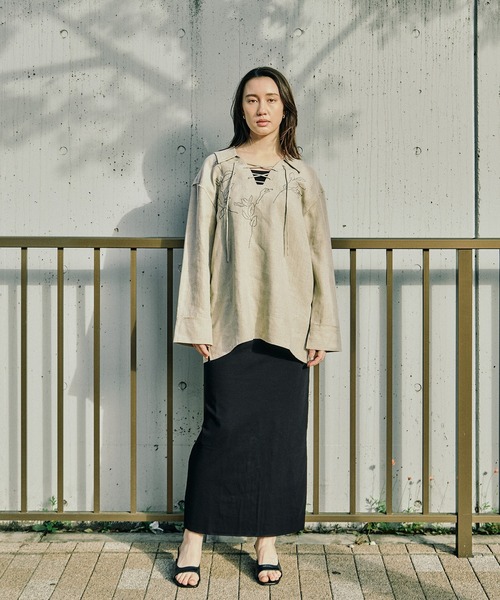 TANAKA（タナカ）の「[TANAKA/タナカ]THE TUNIC（シャツ/ブラウス・レディース・ベージュ・S/XS）」の3枚目の写真