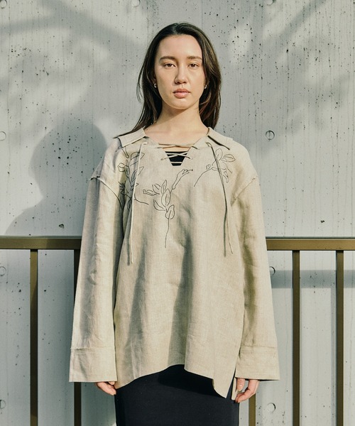 TANAKA（タナカ）の「[TANAKA/タナカ]THE TUNIC（シャツ/ブラウス・レディース・ベージュ・S/XS）」の6枚目の写真