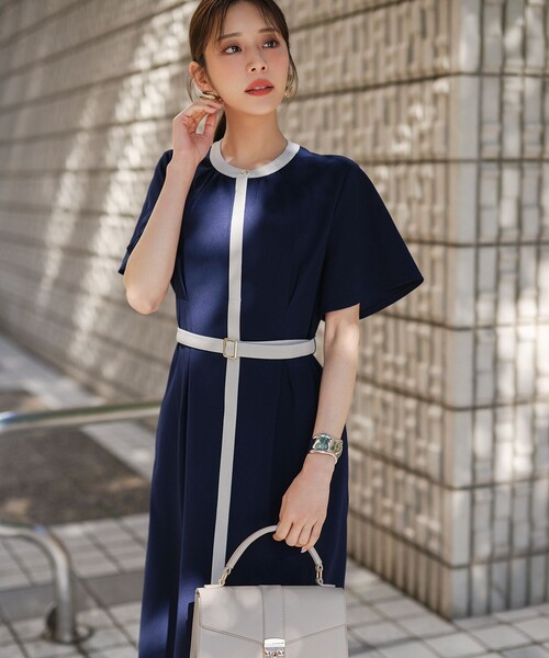 ANY SIS(エニィスィス)の「2WAY バイカラー ワンピース(ワンピース・レディース・ネイビー系/ベージュ系/スカイブルー系・X-LARGE)」の4枚目の写真