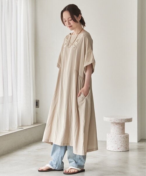 LBC(エルビーシー)の「コード刺繍ロングワンピース(ワンピース・レディース・ブラック/ベージュ/ブラウン・M)」の15枚目の写真